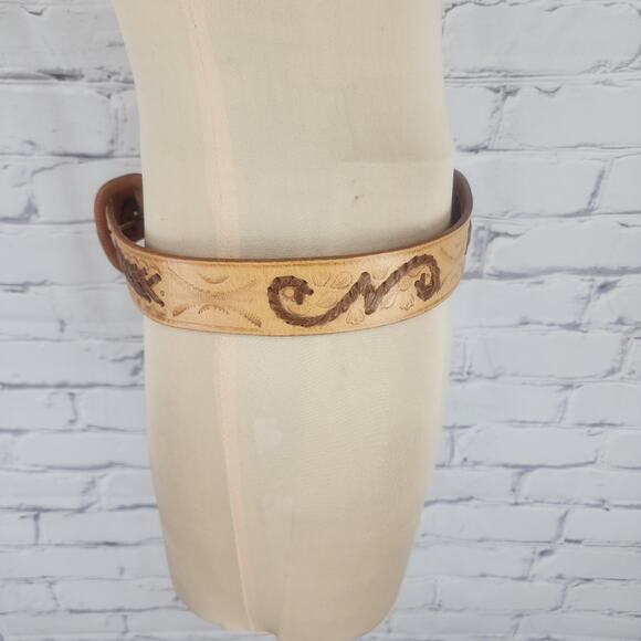 Hand-tooled western-style leather belt in leather-wrapped buckle SIZE 34 main image 4